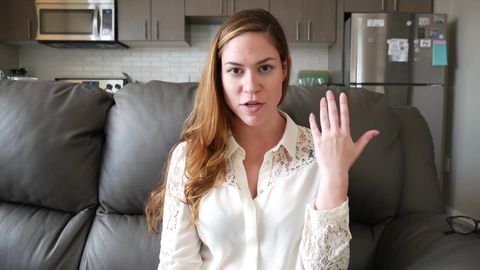 Ashley Alban fait une vidéo JOI de pipe