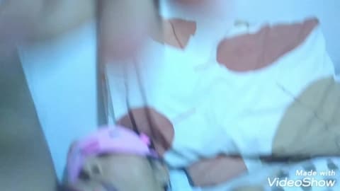 Brune suce les yeux bandés et baise