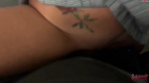 Video porno d&rsquo;un couple chaud dans le train