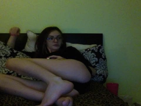 Jeune fille se doigte après le gaming