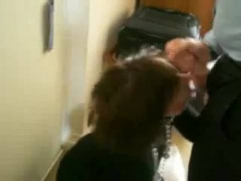 Bourgeoise coquine suce et avale