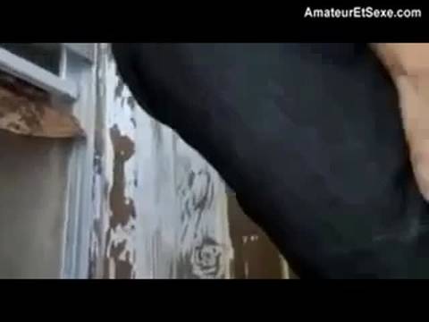 Une blanche baisée par un noir