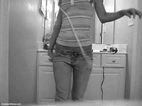 Pour ses 18 ans elle se montre à poil