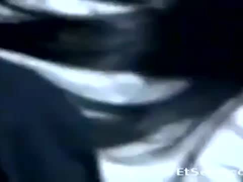 La réceptionniste en levrette dans les toilettes