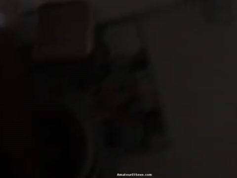 Une cougar au cul xxl tire son coup