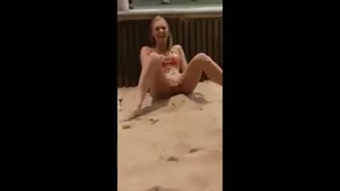 Frottement de moule et provoque sur le sable