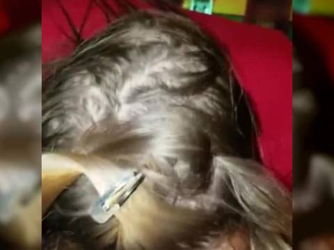 Elle ne veut pas qu&rsquo;il la filme pendant qu&rsquo;elle suce !