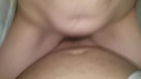 Mature soumise dépravée paye son dealer en nature