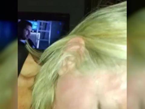 Elle aime soulager son homme d&rsquo;une bonne pipe après le boulot