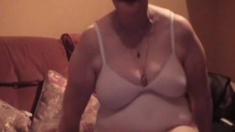 Masturbation sans censure d&rsquo;une amatrice de 72 ans