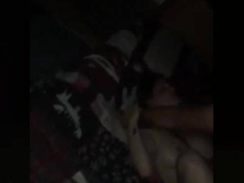 Il nique son épouse qui a la gueule pleine de foutre !