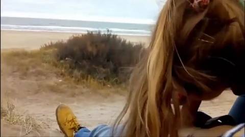 Une plage déserte parfaite pour se faire pomper