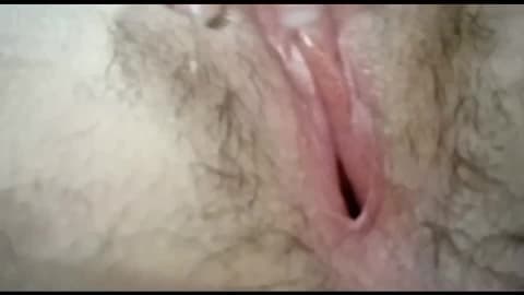 Elle veut laisser son clitoris en feu