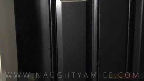 Il baise sa belle mere pendant le service