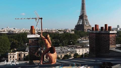 Baise exhib newporn sur les toit de Paris