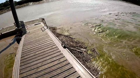 Pause sexe durant un voyage en voiture