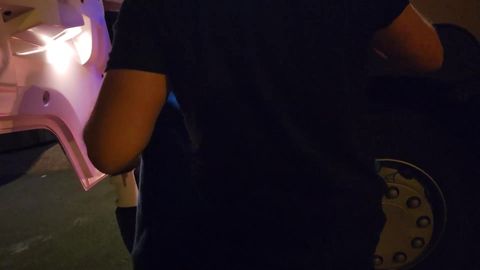 Son mari la loue à un routier pour une baise