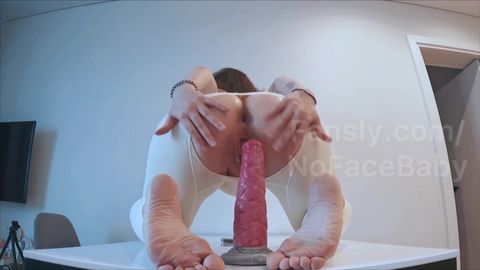 Meuf profonde fait la x video toute seul