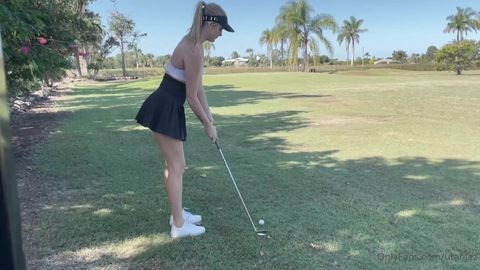 Fille suce la bite de son copain dans x vidéo