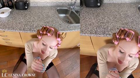 Rousse s&rsquo;appuie sur le comptoir pour you po